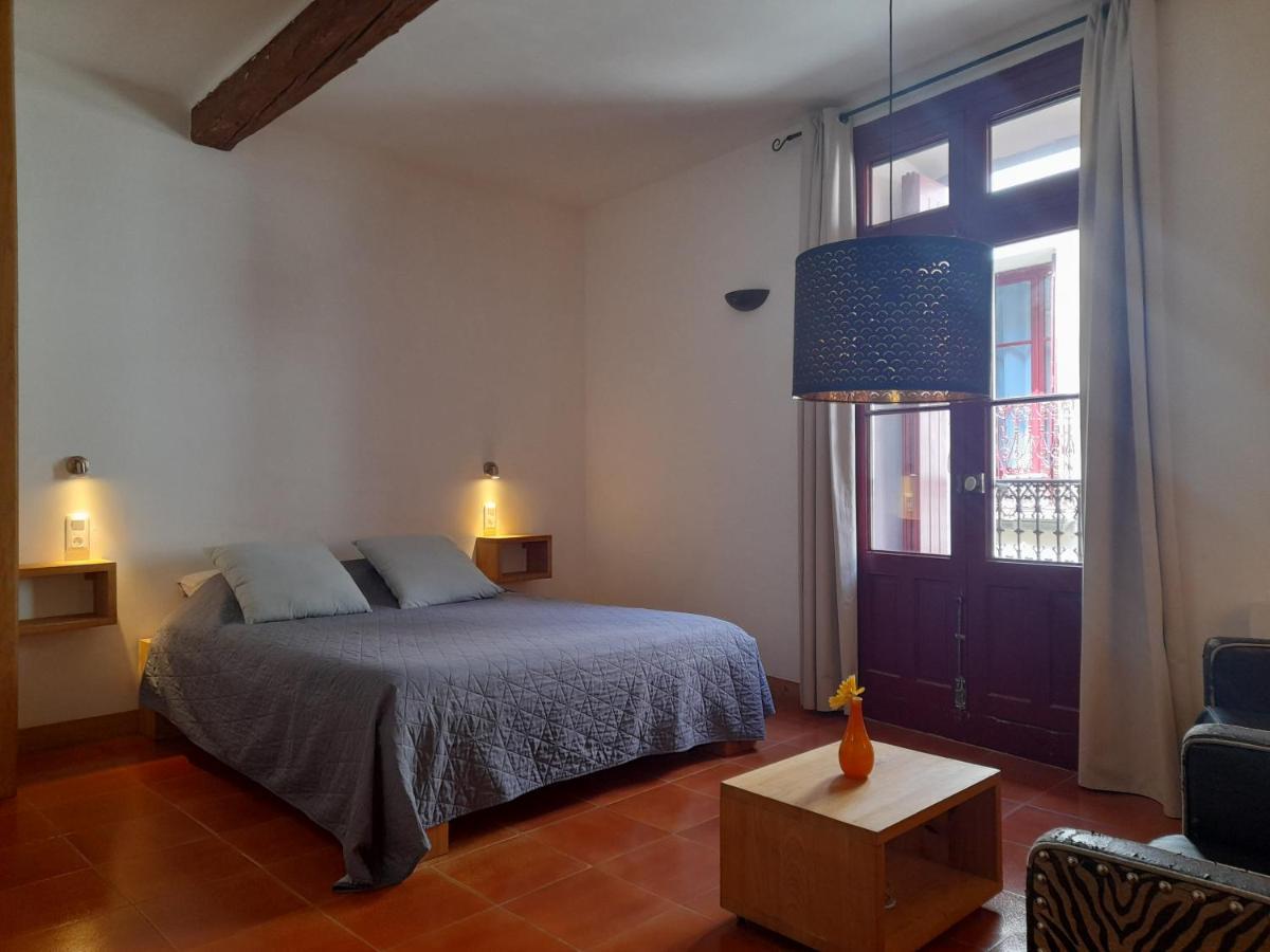 Les Studios De St Guilhem Saint-Guilhem-le-Desert Kültér fotó
