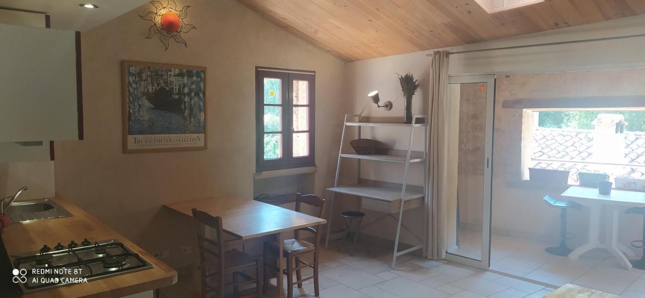 Les Studios De St Guilhem Saint-Guilhem-le-Desert Kültér fotó